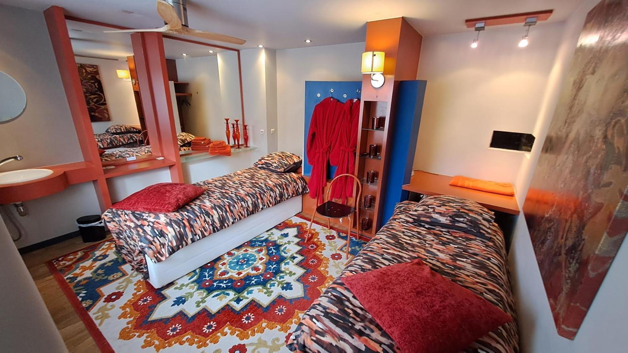Beautyd Red Room Centrum Gullegem 韦弗尔海姆 外观 照片